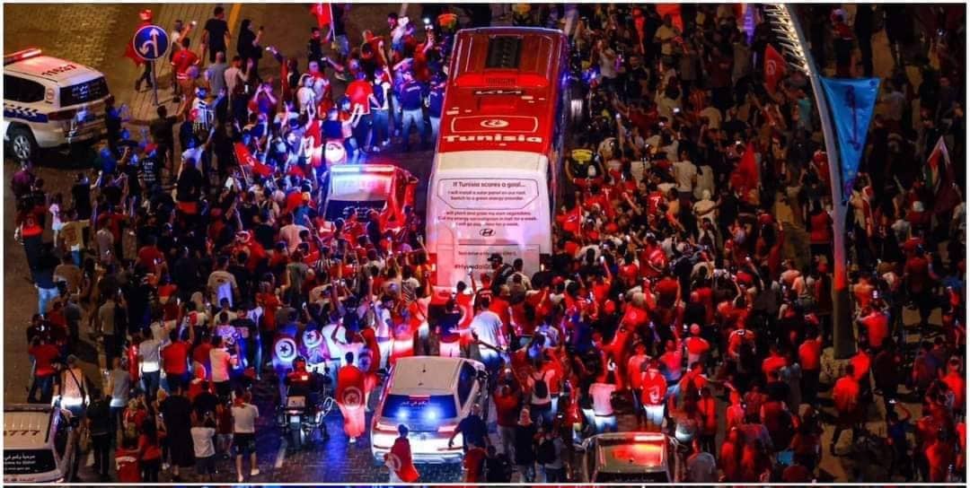 استقبال جماهيري كبير للمنتخب الوطني في الدوحة